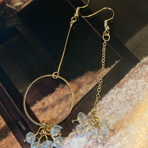 Beautiful Asymmetrical Crystals Earrings - Picture 2 of 3